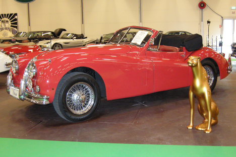 En sjældenhed der kan købes - Jaguar XK140 SE Drop Head Coupe '55 - Det varer jo ikke længe inden varmen vender tilbage.
(Foto: Motorsporten.dk)